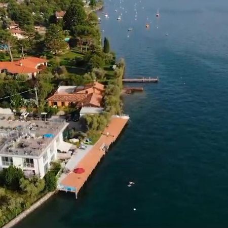 Direttamente Al Lago Apartments Marone Exteriér fotografie
