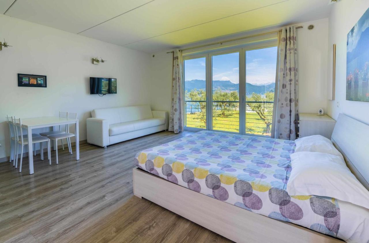 Direttamente Al Lago Apartments Marone Exteriér fotografie