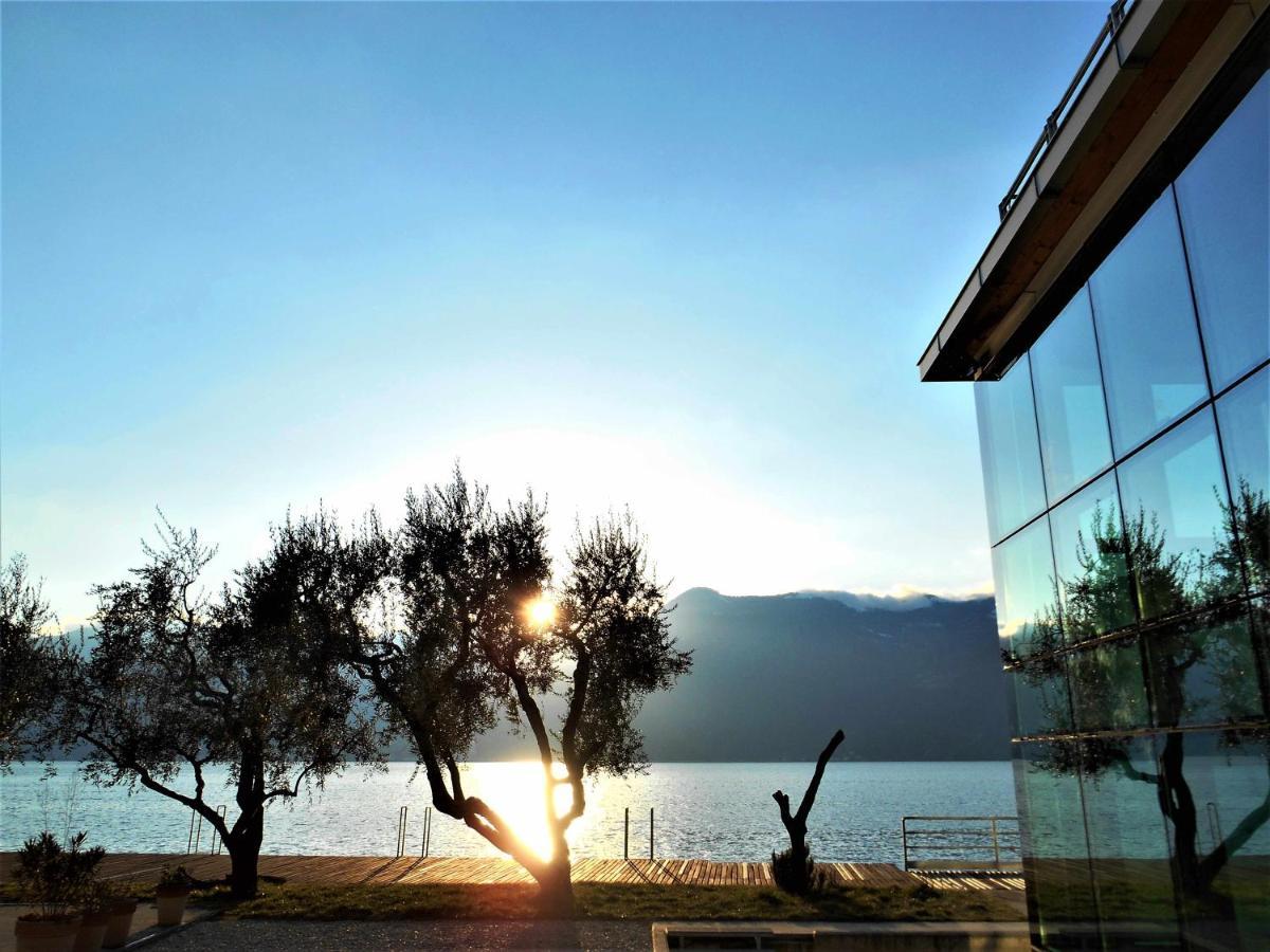 Direttamente Al Lago Apartments Marone Exteriér fotografie