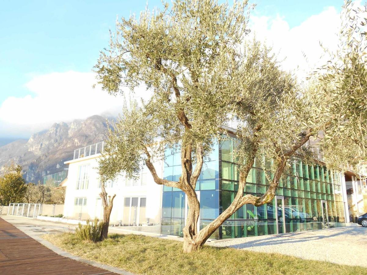 Direttamente Al Lago Apartments Marone Exteriér fotografie