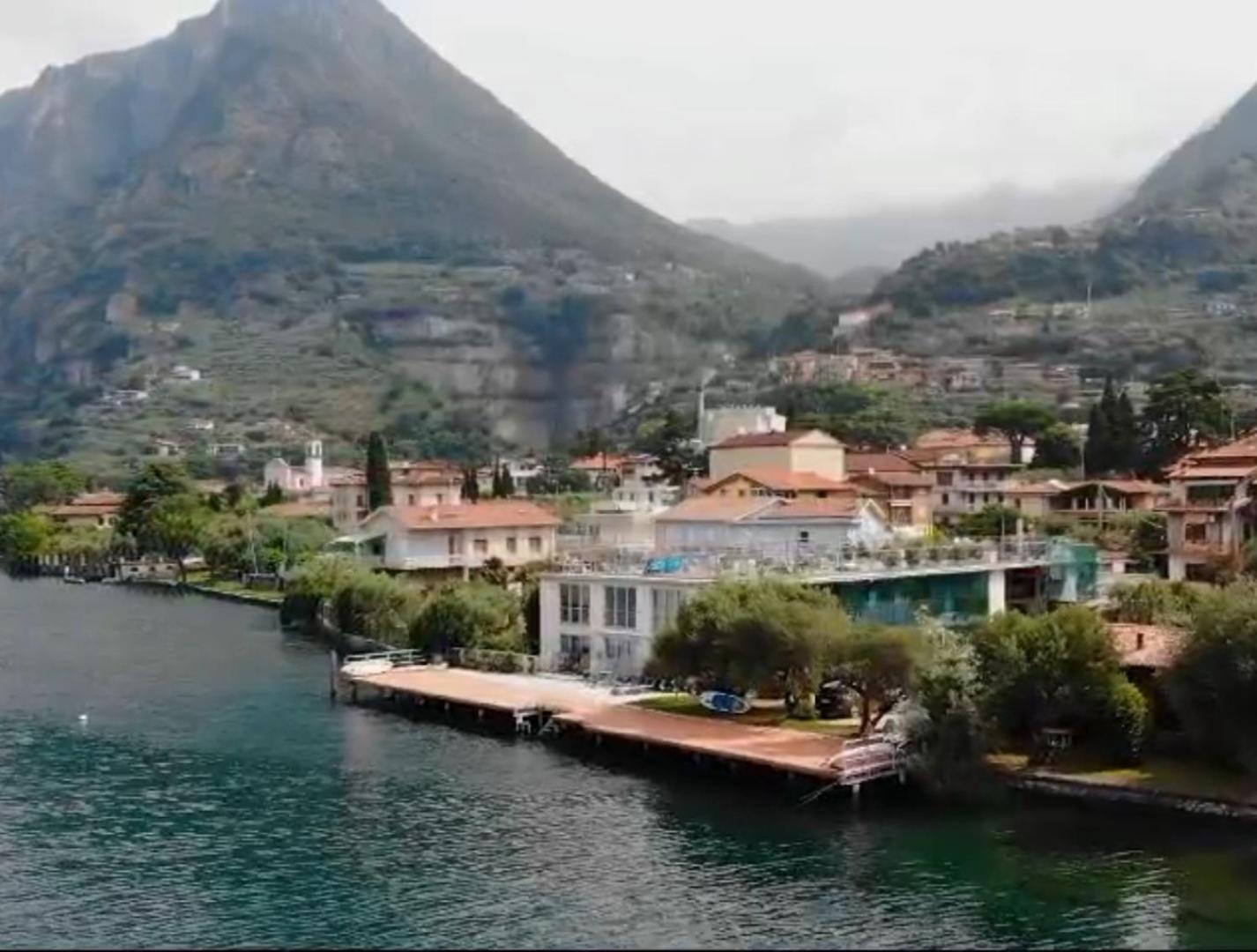 Direttamente Al Lago Apartments Marone Exteriér fotografie