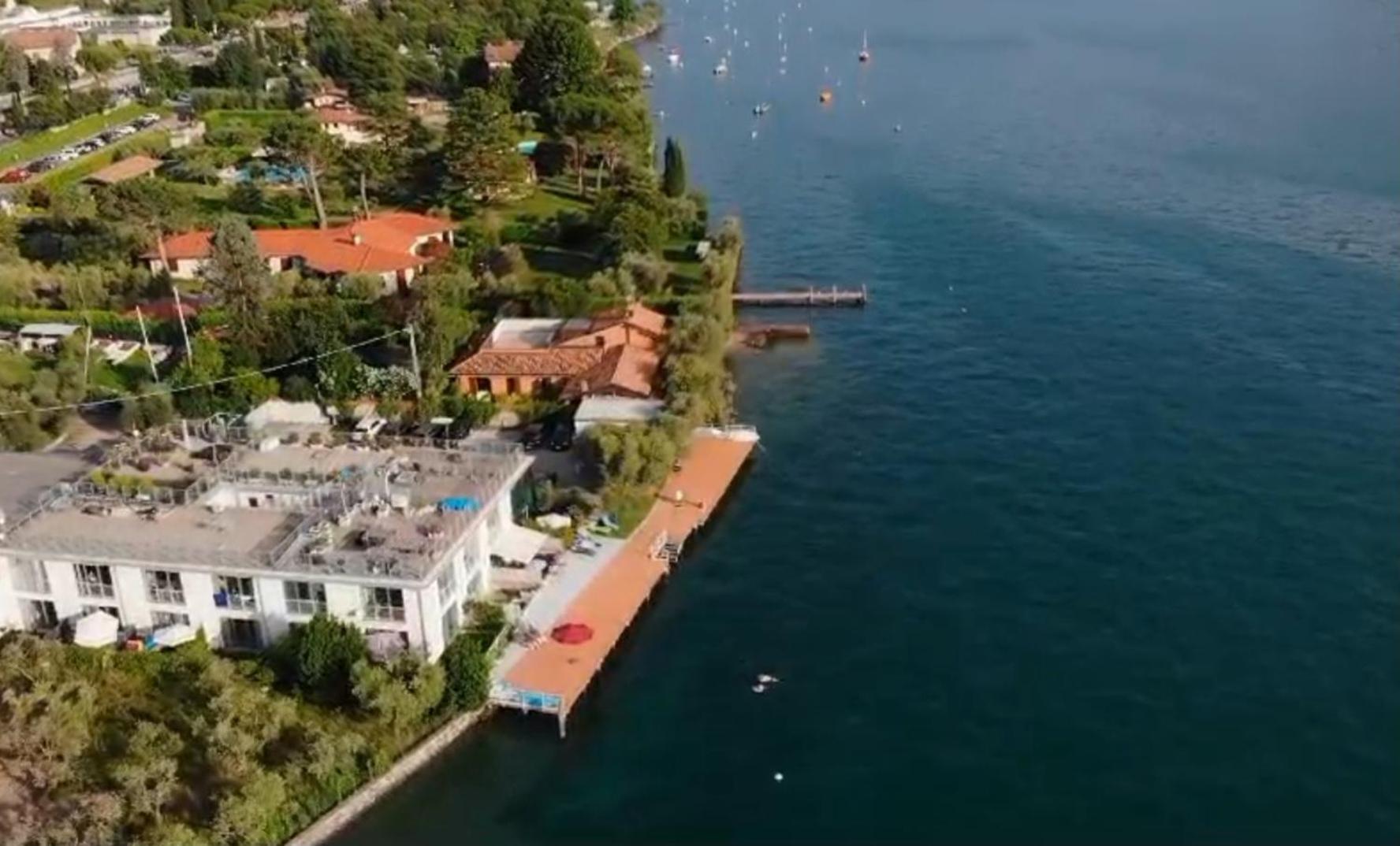 Direttamente Al Lago Apartments Marone Exteriér fotografie